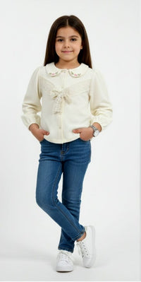 Off-white Top with Peter Pan Collar