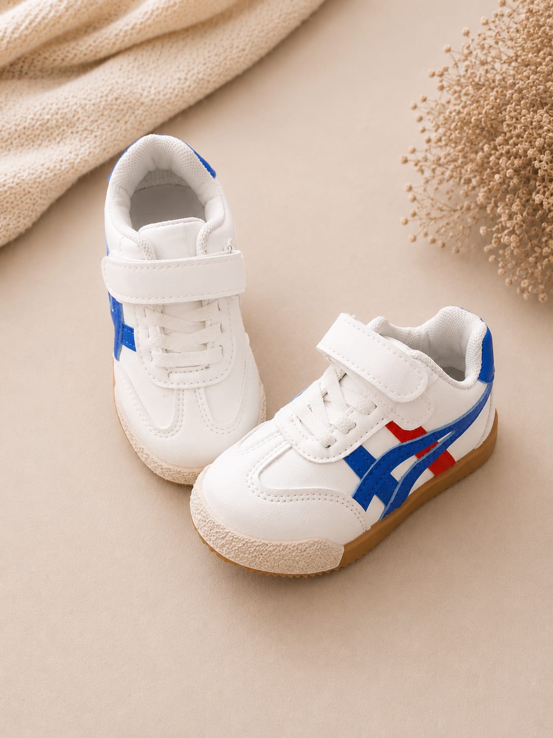 Classic White Sneakers Blue Red
