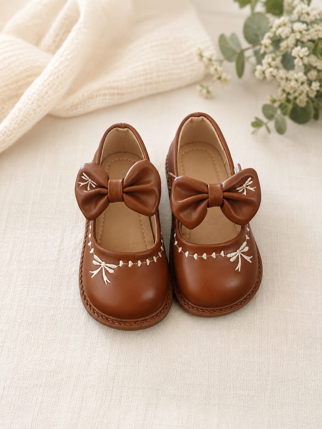 Vintage-Chic Embroidered Mary Jane bellies