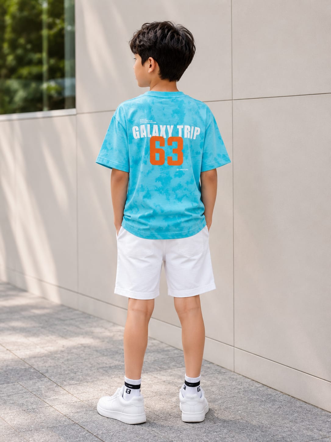 Boys' Cloud-Wash Graphic T-Shirt – Vibrant Sky Blue