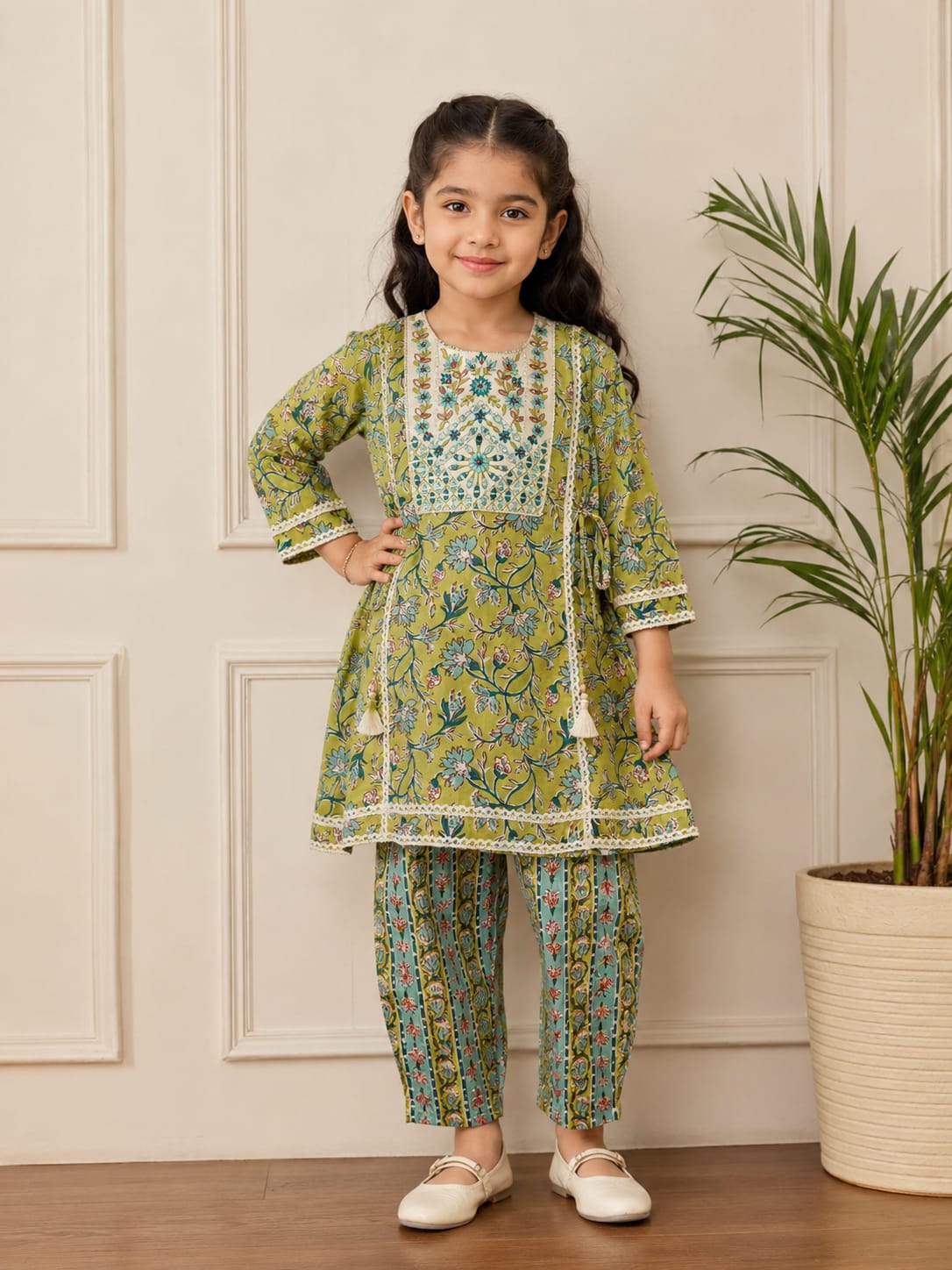 Girls' Floral Jaal Printed Kurta & Pant Set