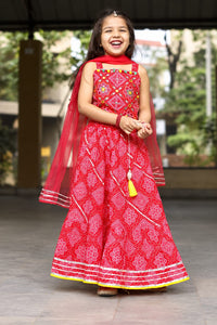 Girls' Red Bandhani Print Mirror-Work Ethnic Lehenga Choli Set.