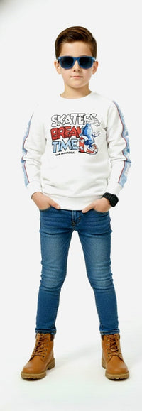 White long-sleeved T-shirt with Logo