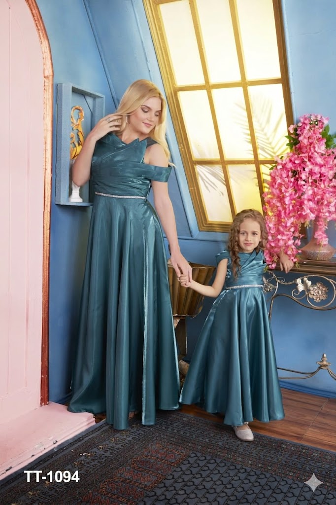 Mother Daughter Twinning